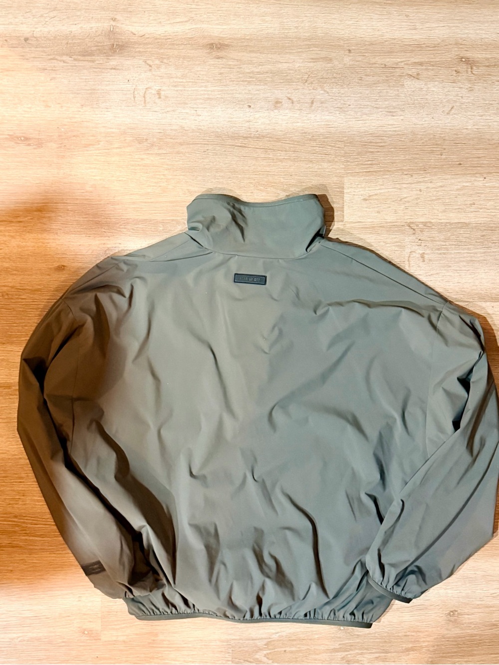 FEAR OF GOD ESSENTIALS Half-zip Mockneck Sweatshirt in Stretch Woven Nylon - Picture 6 of 9